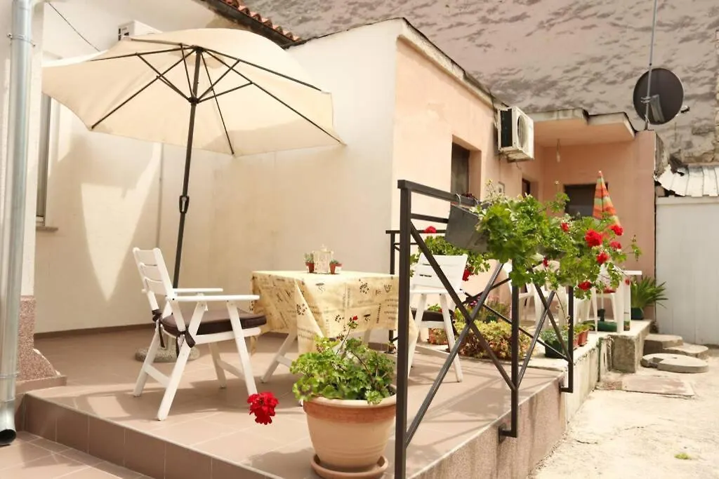 Charming Apartment In Town Center Pula 0*,