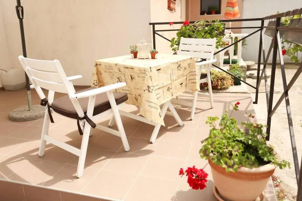 Charming Apartment In Town Center Pula